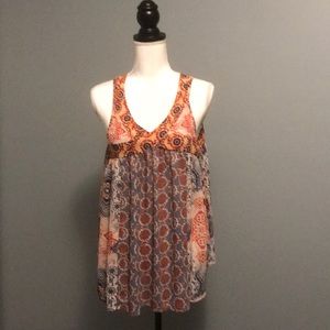 Free flowing festive tank